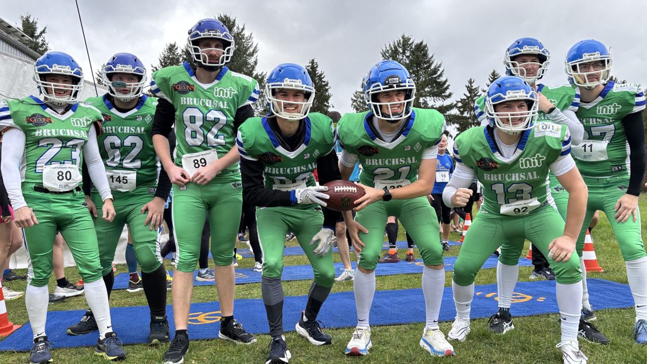 Laufschuhe, Schulterpolster, Herbststimmung – der 7. Friedrichstaler Waldlauf